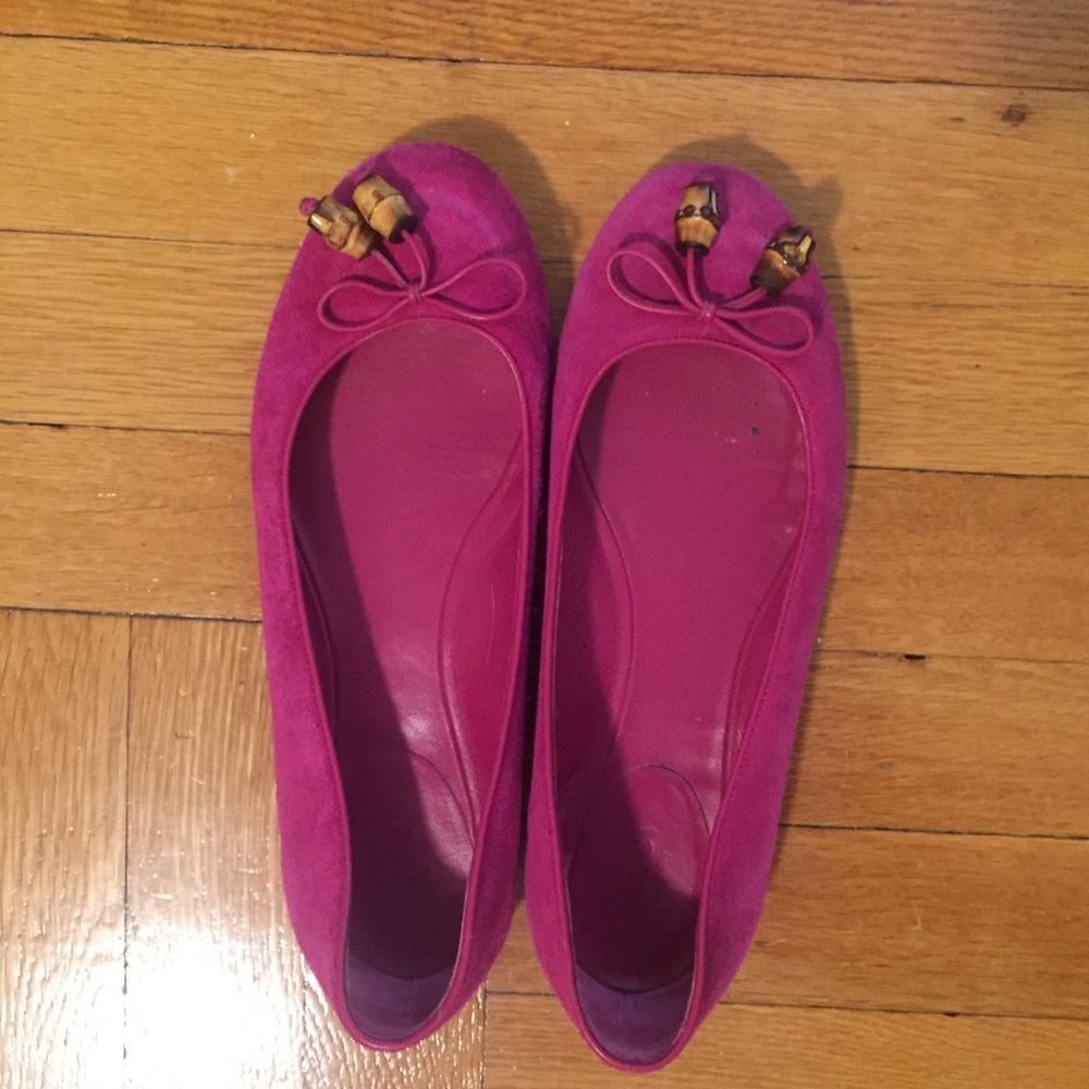 Gucci hot pink ballet flats with bamboo tassels